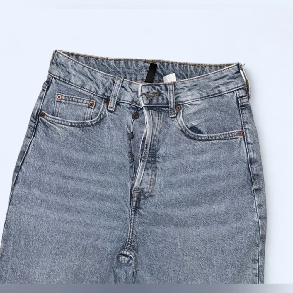 H&M Ultra High Rise Straight Leg Jeans Size 6 Blue - Picture 2 of 8